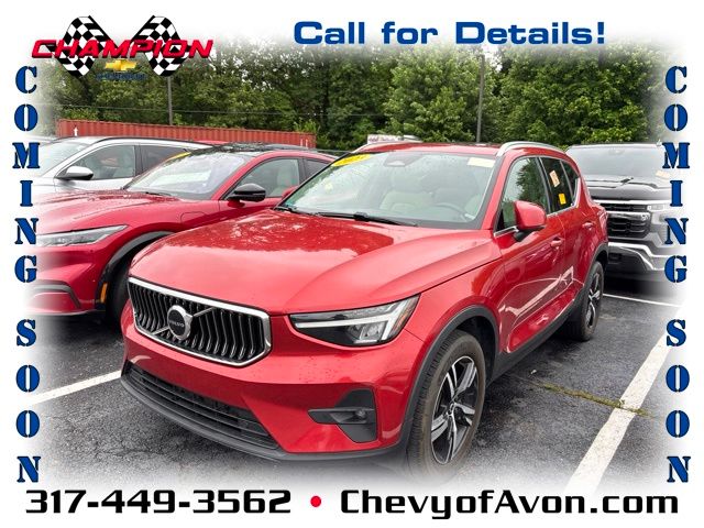 2023 Volvo XC40 B5 Plus Bright Theme
